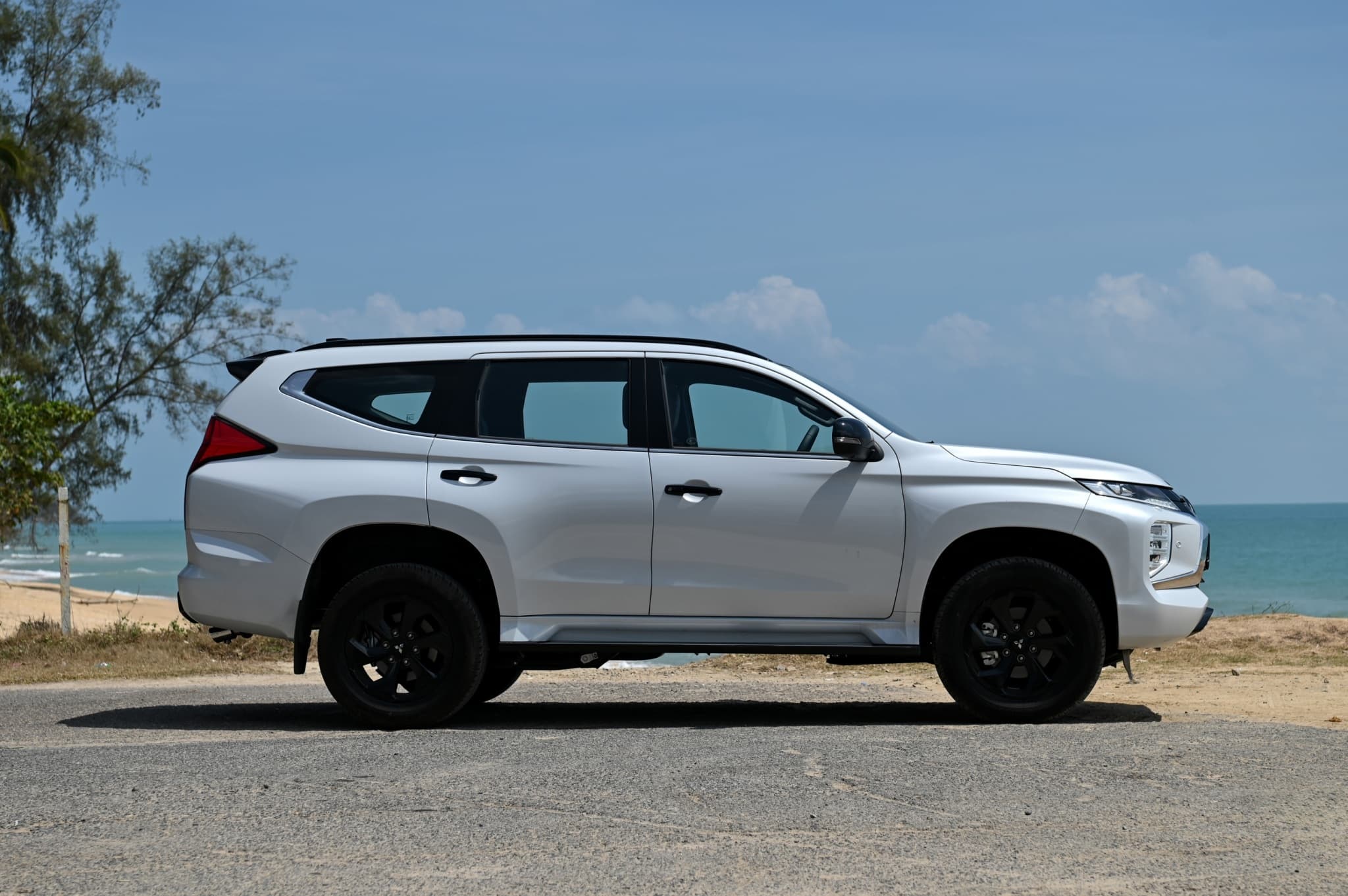 Pajero Sport Elite Edition thumbnail 4