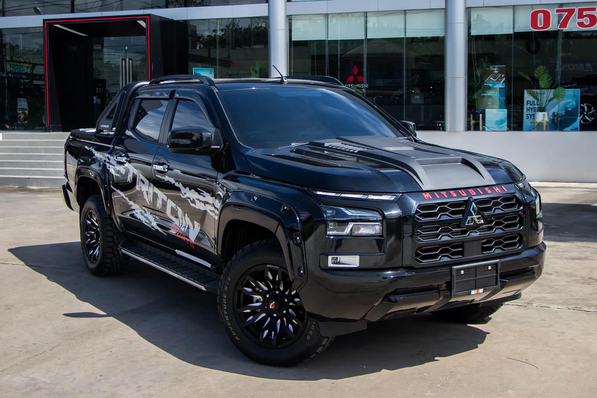 Triton Double Cab Plus thumbnail 2